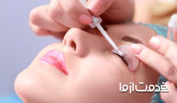 لیفت مژه - استفاده از روغن برای ثابت نگهداشتن حالت مژه