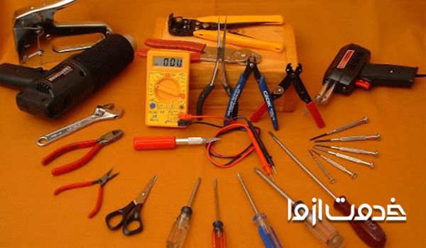 وسایل مورد نیاز برای سیم کشی ساختمان - تراز برای میزان لوازم نصب شده