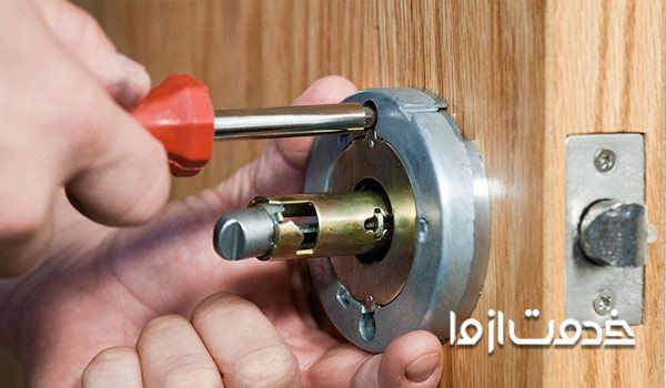 آموزش باز كردن قفل درب چوبی قدیمی