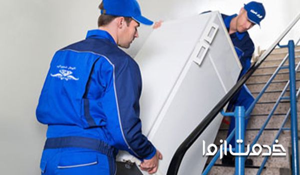 جابجایی وسایل سنگین از پله با همکاری جمعی