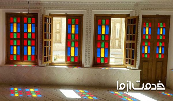 پنجره سه جداره رنگی