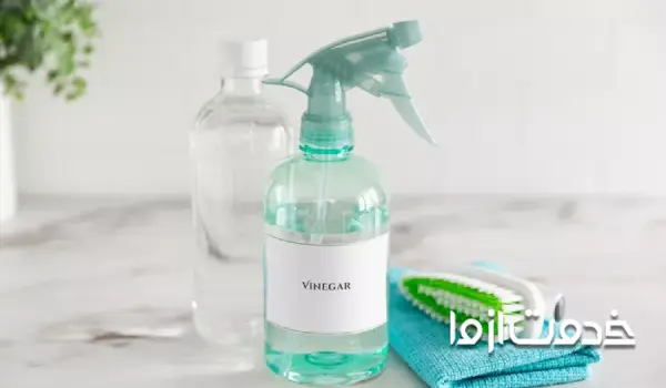 پاک کردن لاک از روی فرش	با آب و صابون