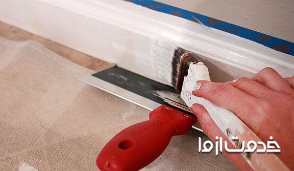 بتونه کاری قرنیز را شروع کنید.