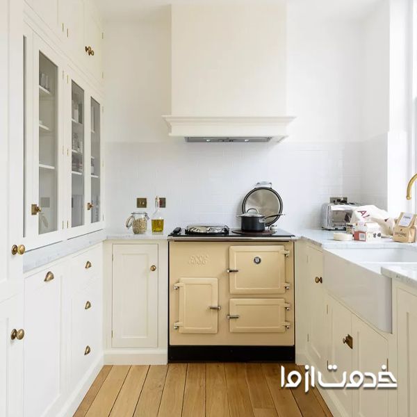 کشو های متعدد در کابینت آشپزخانه کوچک