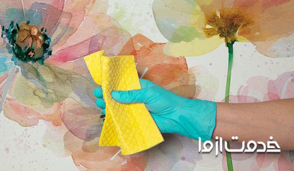 پاک کردن لکه نوشیدنی از کاغذ دیواری