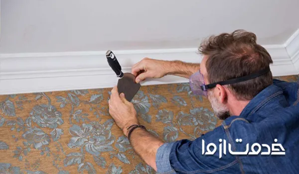 روش کندن کاغذ دیواری پشت چسب دار