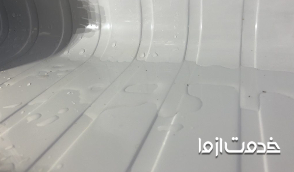 تعمیر یخچال فریزر سینجر به دلیل جمع شدن آب زیر طبقات جامیوه ای