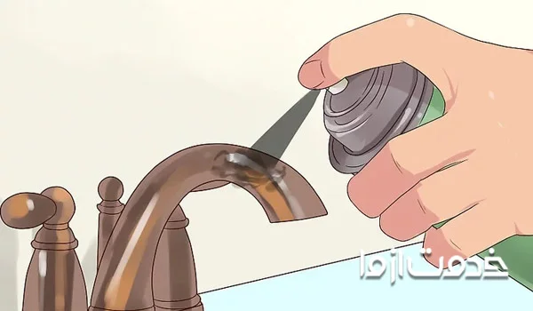 استفاده از اسپری برای تمیز کردن برنز