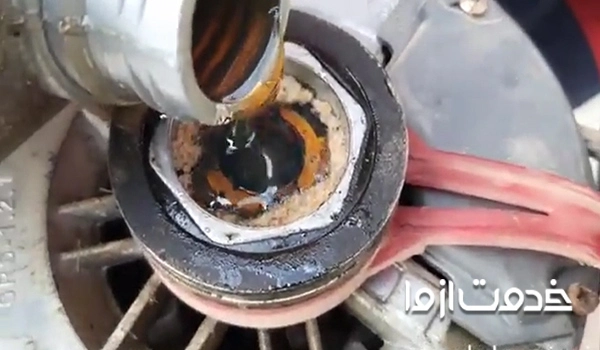 روغن ریختن داخل موتور کولر