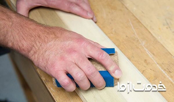 تعمیر درب چوبی باد کرده