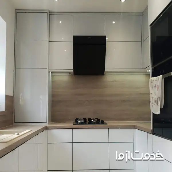 کابینت های گلاس سفید و بژ