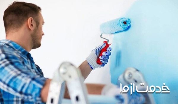 رنگ زدن دیوار با رنگ پلاستیک