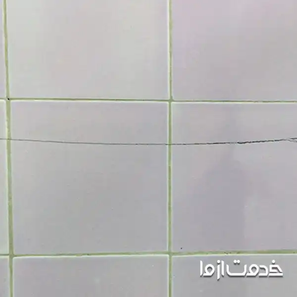 ترک افقی در کاشی
