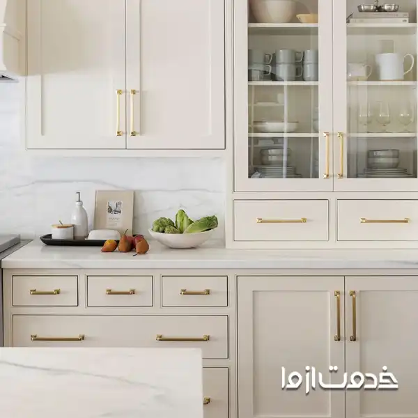 بژ انتخاب ایده ال برای رنگ کابینت آشپزخانه کوچک