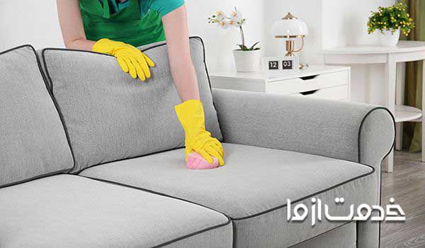 تمیز کردن مبل با اسفنج