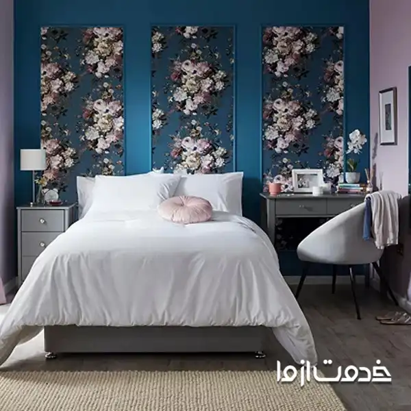 رنگ تیره و کاغذ دیواری روشن در اتاق خواب