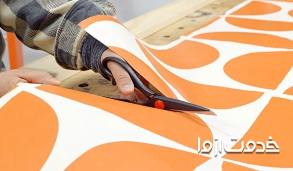 اندازه گیری و برش زدن کاغذ دیواری