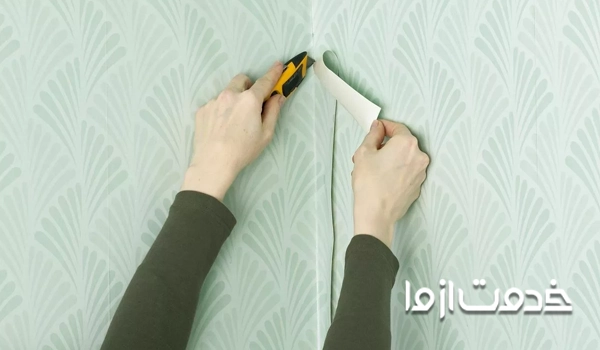 آموزش نصب کاغذ دیواری گلدار