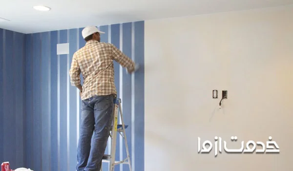 نصب کردن کاغذ دیواری بر روی رنگ پلاستیک