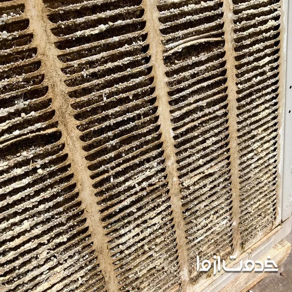 رسوبات روی درب کولر 