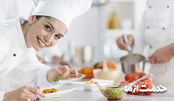 کارگر برای پذیرایی