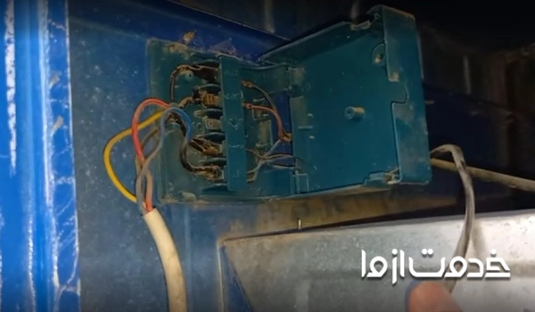 جدا کردن فیش های پمپ از جعبه تقسیم کولر