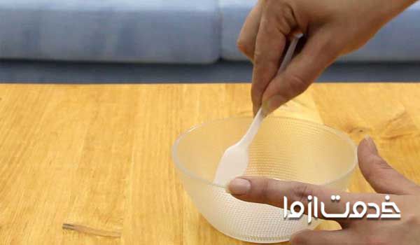 ریختن جوش شیرین در مایع ظرفشویی