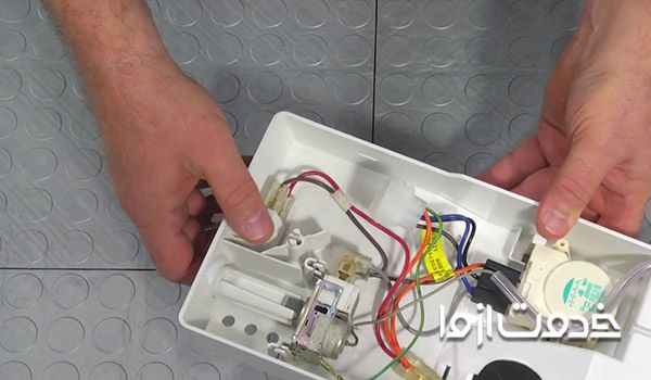 نحوه تعویض لامپ داخل یخچال سامسونگ