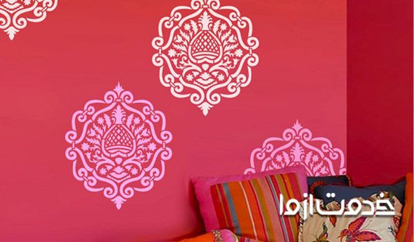 طرح انداختن روی دیوار با شابلون