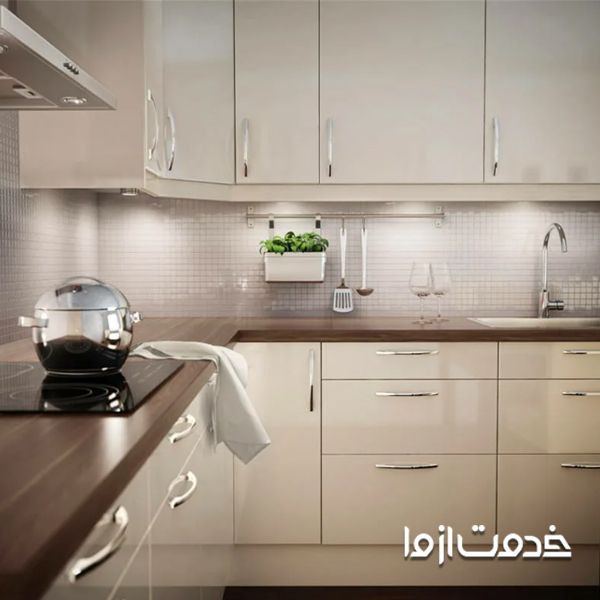 کابینت هایگلاس کرم اکلیلی