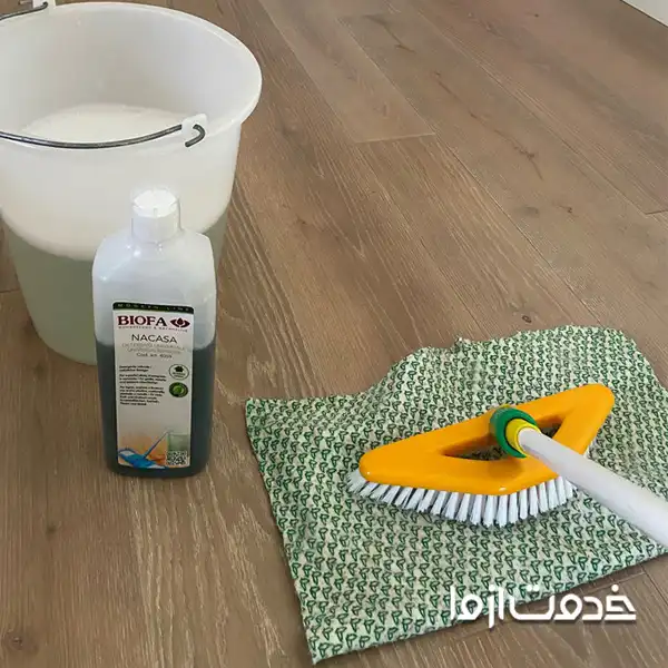 تمیز کردن انواع پاركت چوبی با جاروی دستی