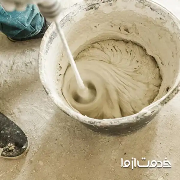 آماده‌سازی چسب کاشی