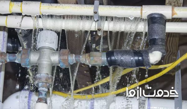 چگونه بفهمیم لوله اب نشتی دارد؟